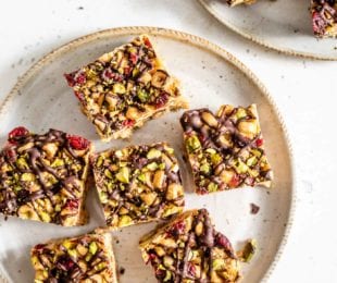 Vegan Christmas Cereal Bars